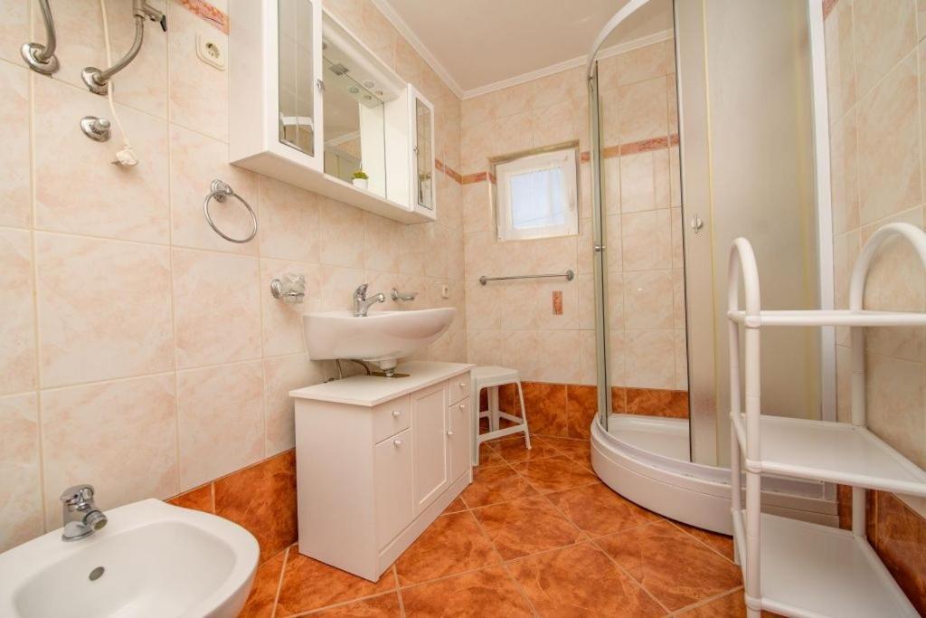 Apartments By The Sea Nerezine, Losinj - 7963 מראה חיצוני תמונה
